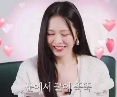 득남 후 아들 바보 된 손예진... ♥현빈 배경화면서 밀려났다