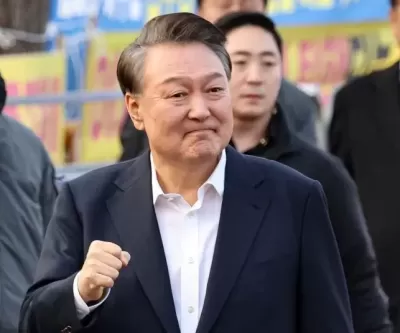 석방된 尹 대통령, 지지자들 직접 만나 감사 인사... 메시지도 전해