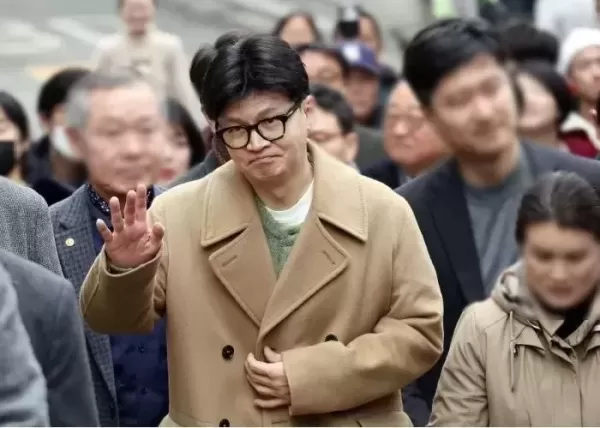 尹 탄핵 반대 전한길... 한동훈은 배신자, 이재명과 손잡고 대통령 등에 칼 꽂아