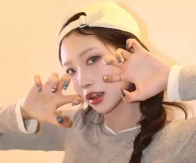 갈수록 더 예뻐지는 최준희... 2000년대 초반 감성 담은 사진도 공개