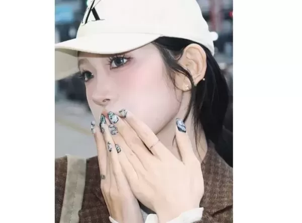 갈수록 더 예뻐지는 최준희... 2000년대 초반 감성 담은 사진도 공개