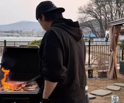 이혼 뒤에도 잘 지내는 박지윤... 고기 구워주는 듬직한 남자 정체는?