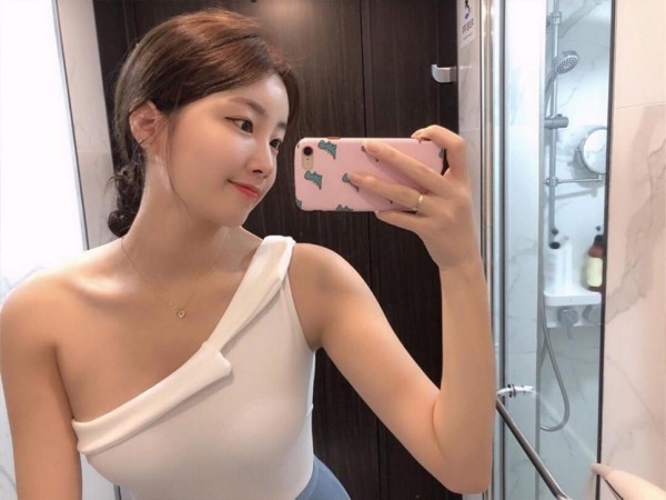 안지현 치어리더 수영복...jpg