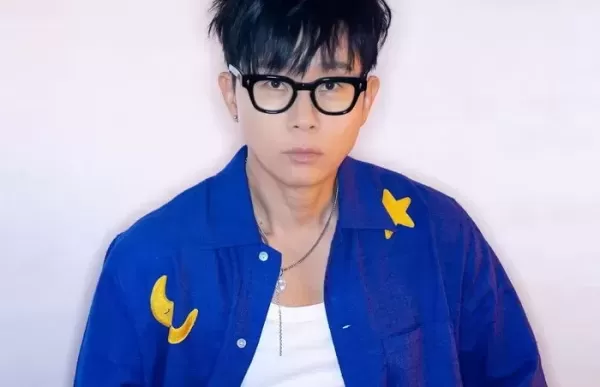 이승환, 尹 입장문에... 내란의 추억, 이걸로 지우세요 SNS에 이 물건 올렸다