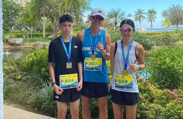 하음이 여자 전체 2위, 하율이 남자 에이지 1위... 션, 딸 ㆍ아들과 사이판 마라톤 도전