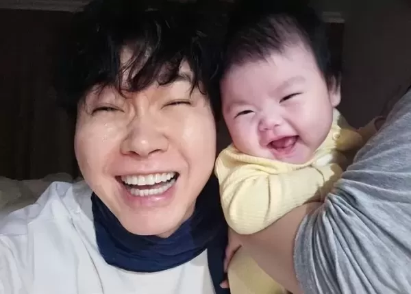 박수홍 부부, 난임 부부 위해 유튜브 수익 3300만원 전액 기부