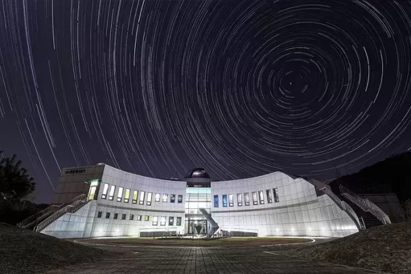초코야 별 보러 갈래?... 반려견과 누워 별멍할 수 있는 국토정중앙천문대