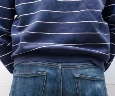 술집 테이블에 소변테러한 손님... 치우고 가라니 경찰 신고했으니 안 치워도 돼