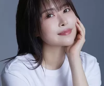 눈·가슴·입술 성형 후 찍은 프로필 사진 공개한 이세영... 역대급 미모 자랑