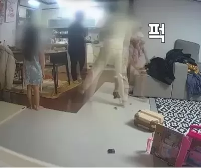 2·7세 자녀 앞에서 무차별 폭행당한 엄마... 전치 8주에 다리 절단할 수도