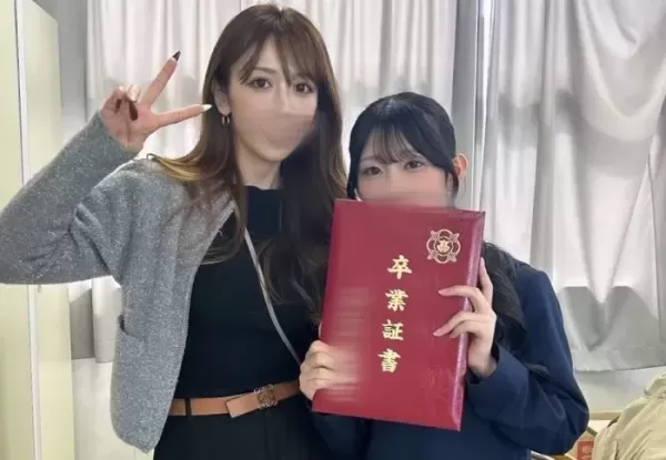 18살 딸 졸업식 축하하러 갔다가 언니로 오해받은 5남매 엄마의 동안 미모