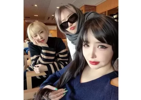 셀프 열애설 박봄, SNS 활동 재개... 논란 2주 만