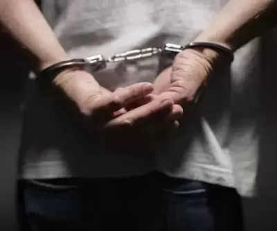 15세 여 알바생 붙잡아 뽀뽀하고 성추행한 30대 사장... 법원, 판결이 놀랍다