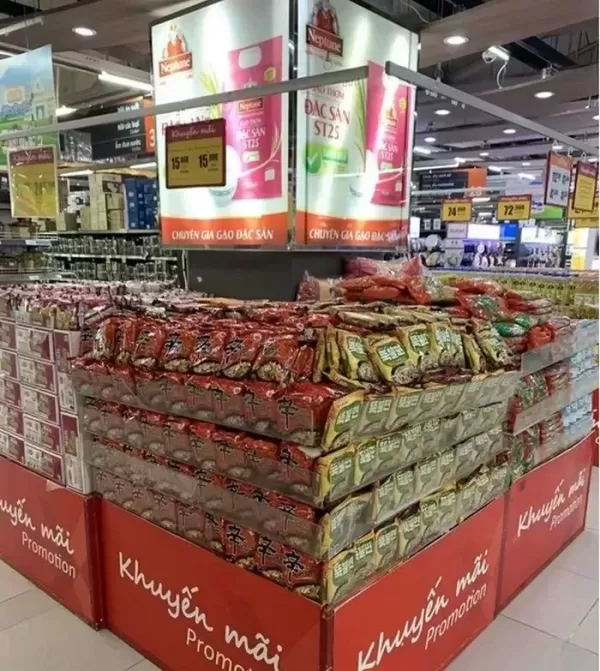 농심·삼양 대박 터졌다... 한국라면 너무 맛있어요 해외수출액 30% 급증