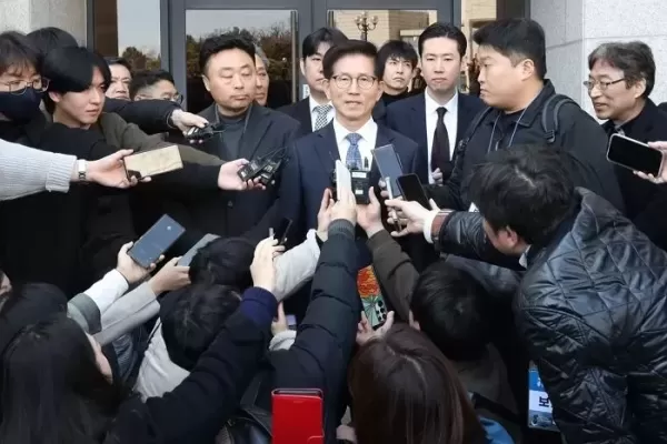 여권 대권후보 1위 김문수 노동부장관... 주 64시간 연장근로 확대 검토