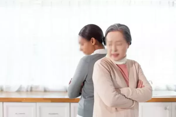 깨끗이 드신거야... 며느리한테만 시아버지가 남긴 밥 주는 시어머니