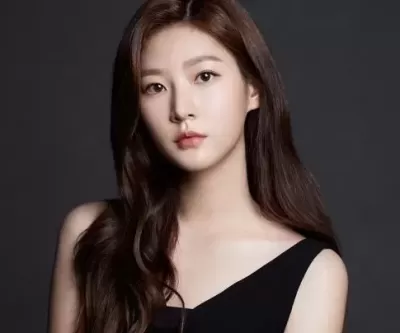 김수현, 故김새론과 미성년 교제 의혹에 불똥 튄 브랜드들... 불매 운동 조짐