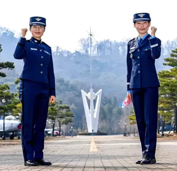 미국 시민권 대신 한국 시민권... 공군 장교 임관한 소위의 정체