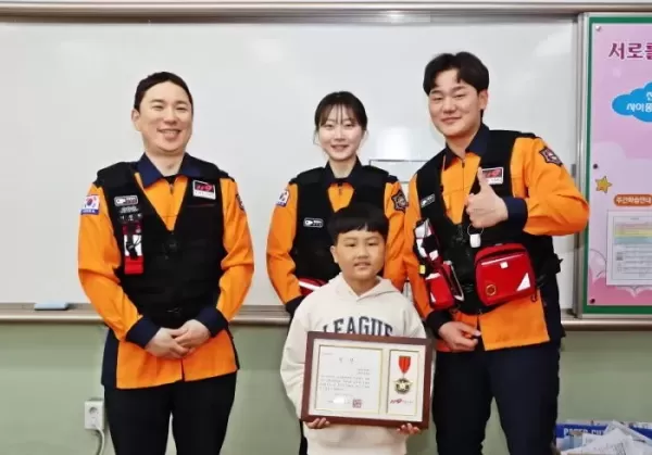 엄마 살린 초등생 아들... 치킨 시킬 때 집주소 외워뒀어요