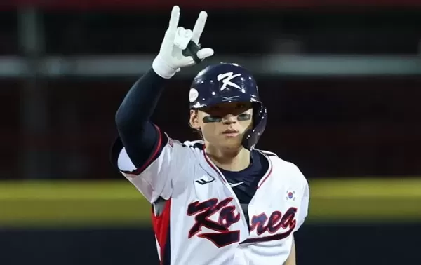 MVP KIA 김도영, 화보 스토리북 발간... 수익금 상당액 어린이병원에 기부
