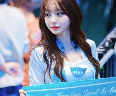 아이돌만큼 예쁘다는 초신성급 04년생 치어리더