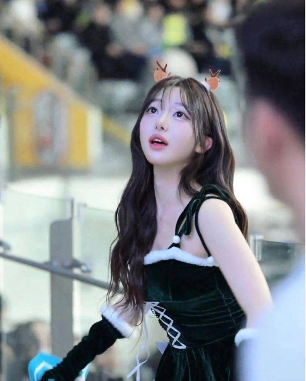 아이돌만큼 예쁘다는 초신성급 04년생 치어리더