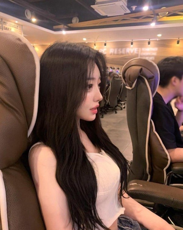 아이돌만큼 예쁘다는 초신성급 04년생 치어리더